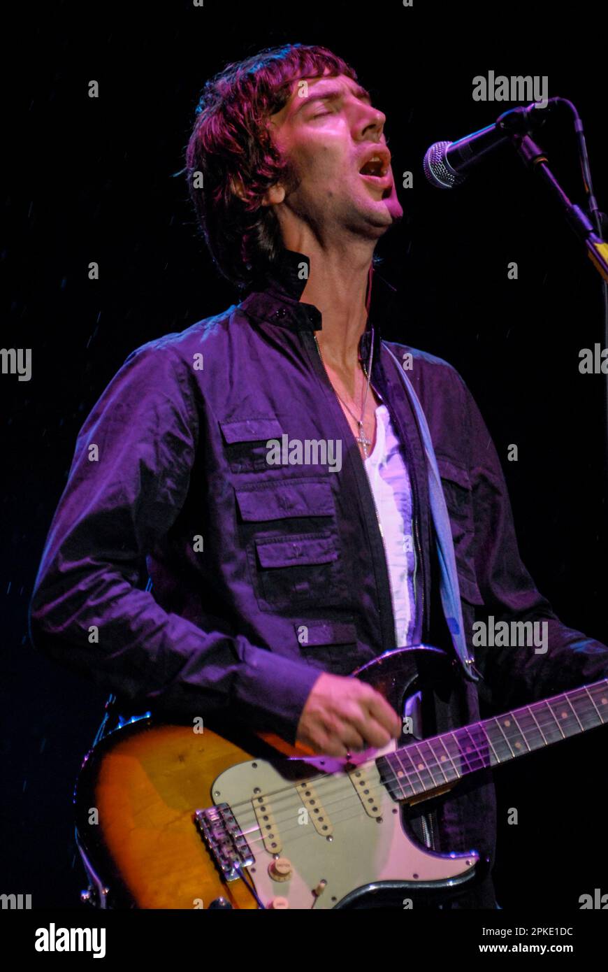 Richard ashcroft performing with the verve hi-res stock photography and ...