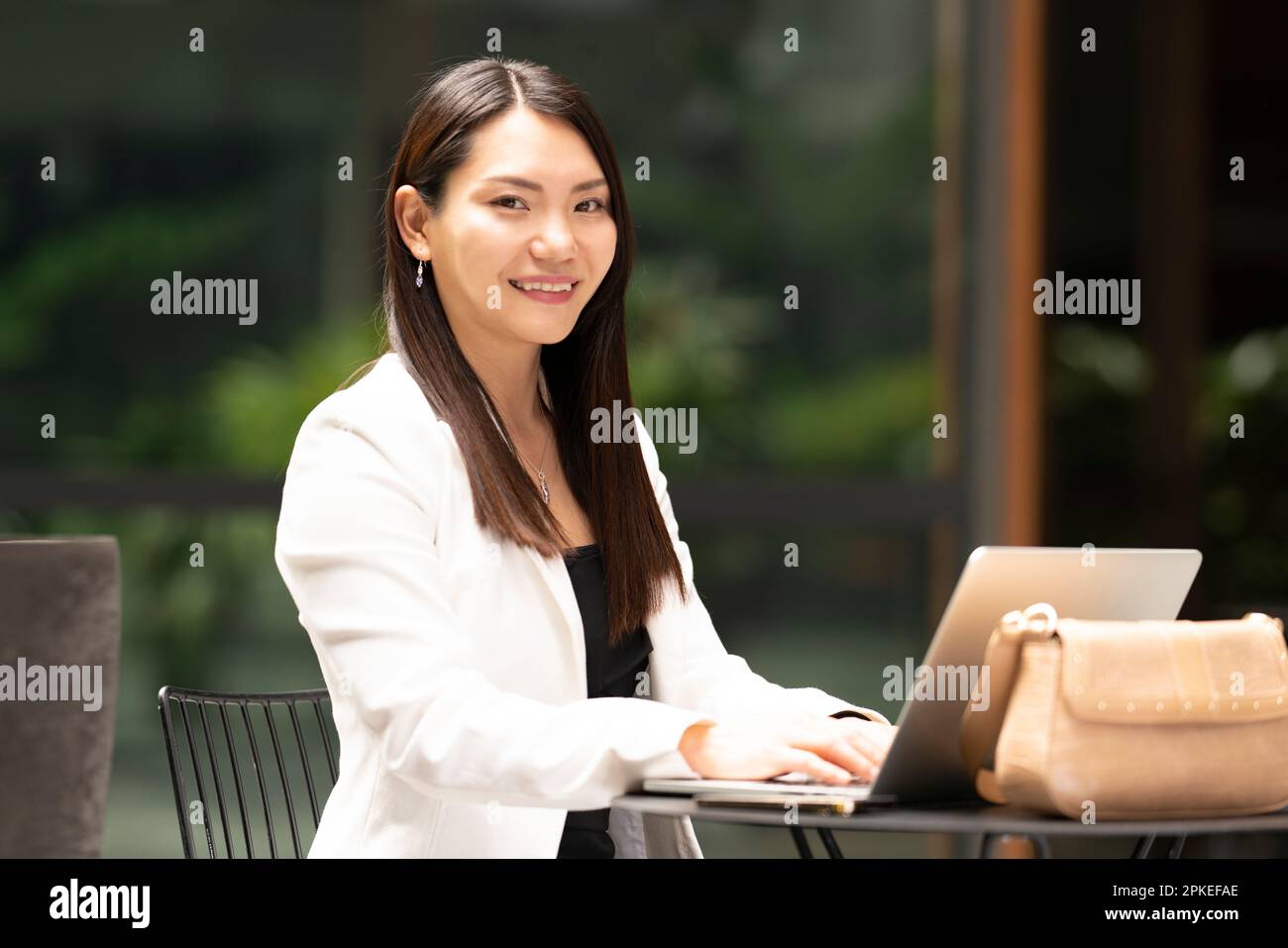 Spread out hair hi-res stock photography and images - Alamy