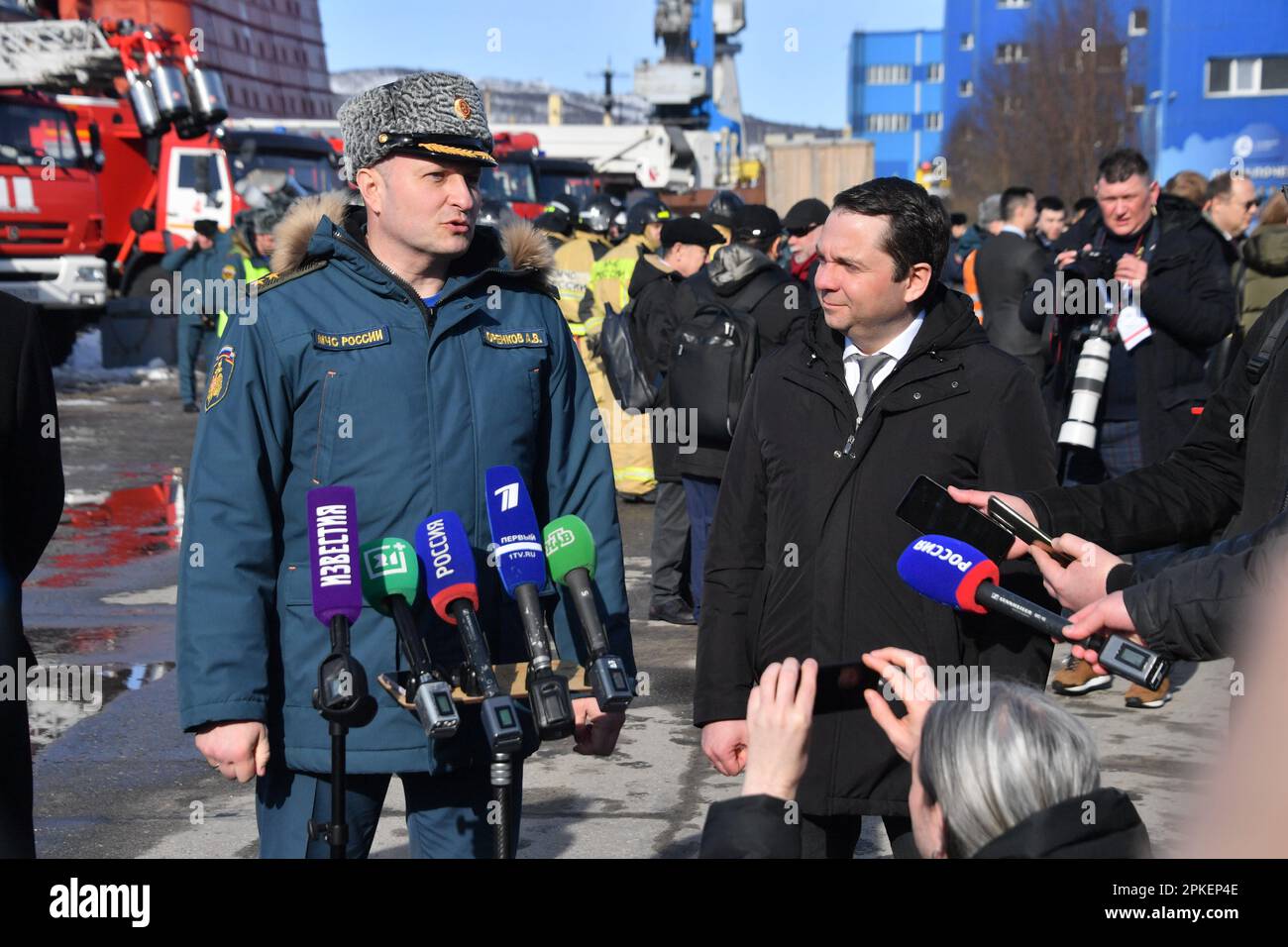 Murmansk. Russian Emergencies Minister Alexander Kurenkov and Governor
