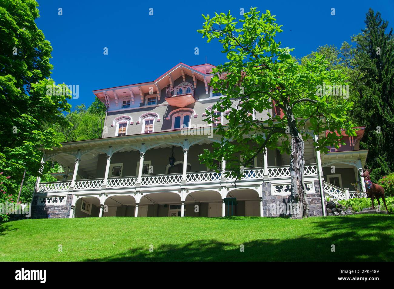 the historic asa packer mansion in Jim Thorpe Pennsylvania on sunny