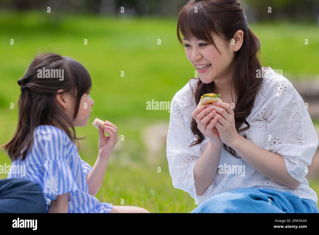 Two families having a picnic hi-res stock photography and images - Alamy