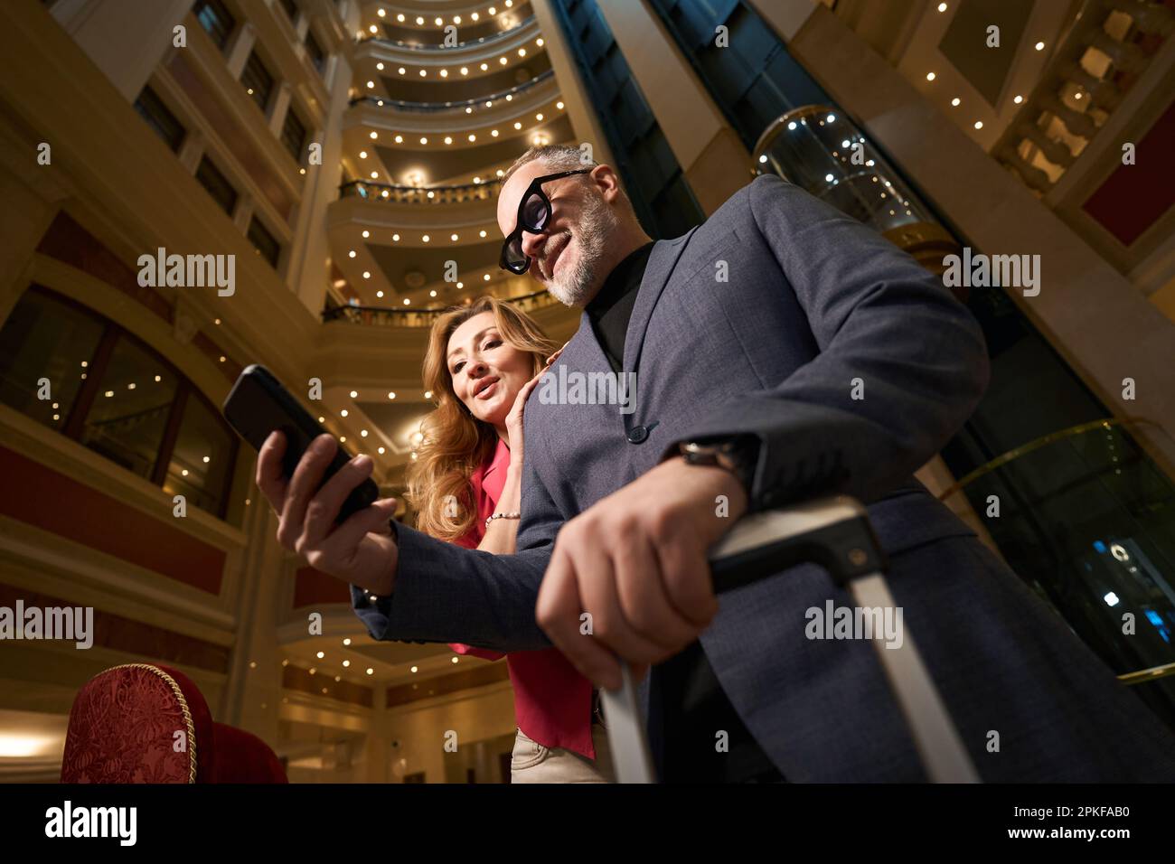 Family and hotel and lobby hi-res stock photography and images - Alamy