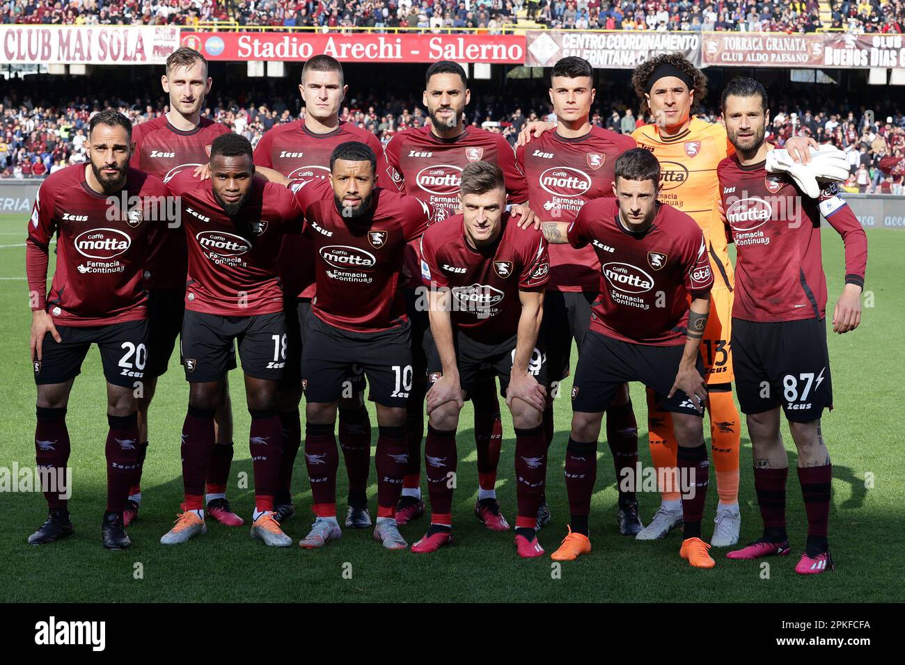 Salerno, Italy. 07th Apr, 2023. Salernitana players pose for a team photo during the Serie A football match between US Salernitana and FC Internazionale at Arechi stadium in Salerno (Italy), April 7th, 2023. Credit: Insidefoto di andrea staccioli/Alamy Live News Stock Photo