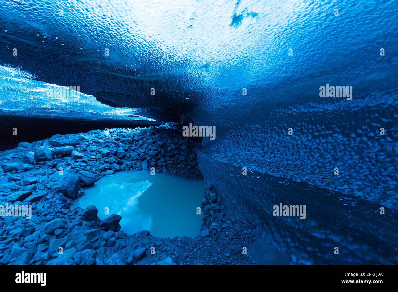 Vatnajokull ice cave iceland hi-res stock photography and images - Alamy