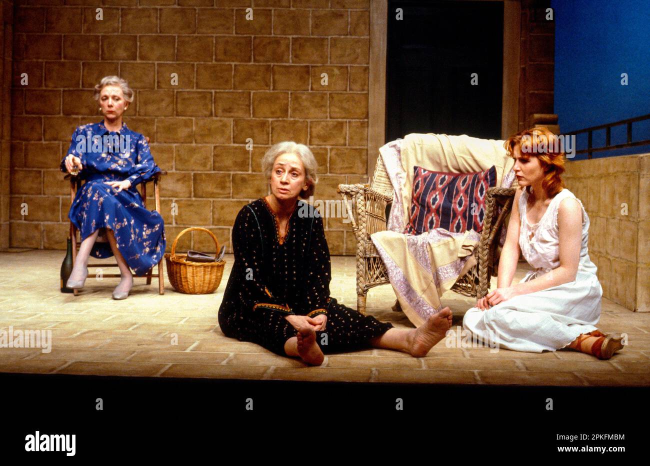 l-r: Anna Massey (Xenia), Yvonne Bryceland (Marthe), Eleanor David (Ann) in SUMMER by Edward Bond at the Cottesloe Theatre, National Theatre (NT), London SE1  27/01/1982  design: Hayden Griffin  lighting: Rory Dempster  director: Edward Bond Stock Photo