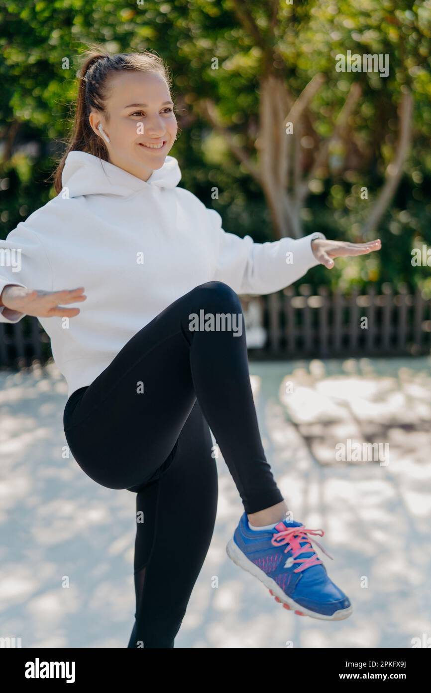Knee leggings hi-res stock photography and images - Alamy