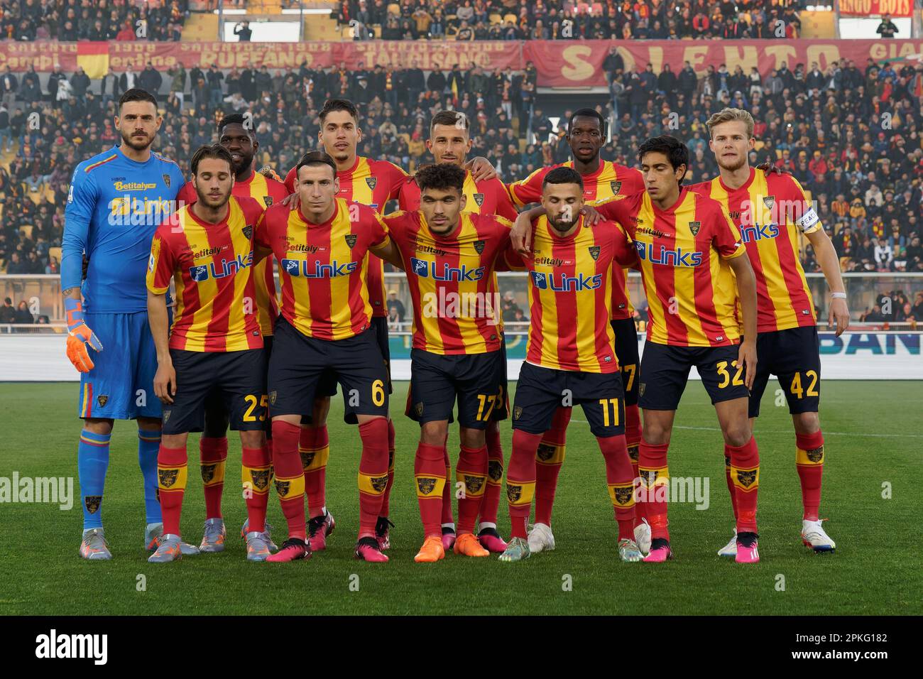 Lecce, Italy. 07th Apr, 2023. US Lecce team line up during US Lecce vs SSC  Napoli,, image size:1300x956