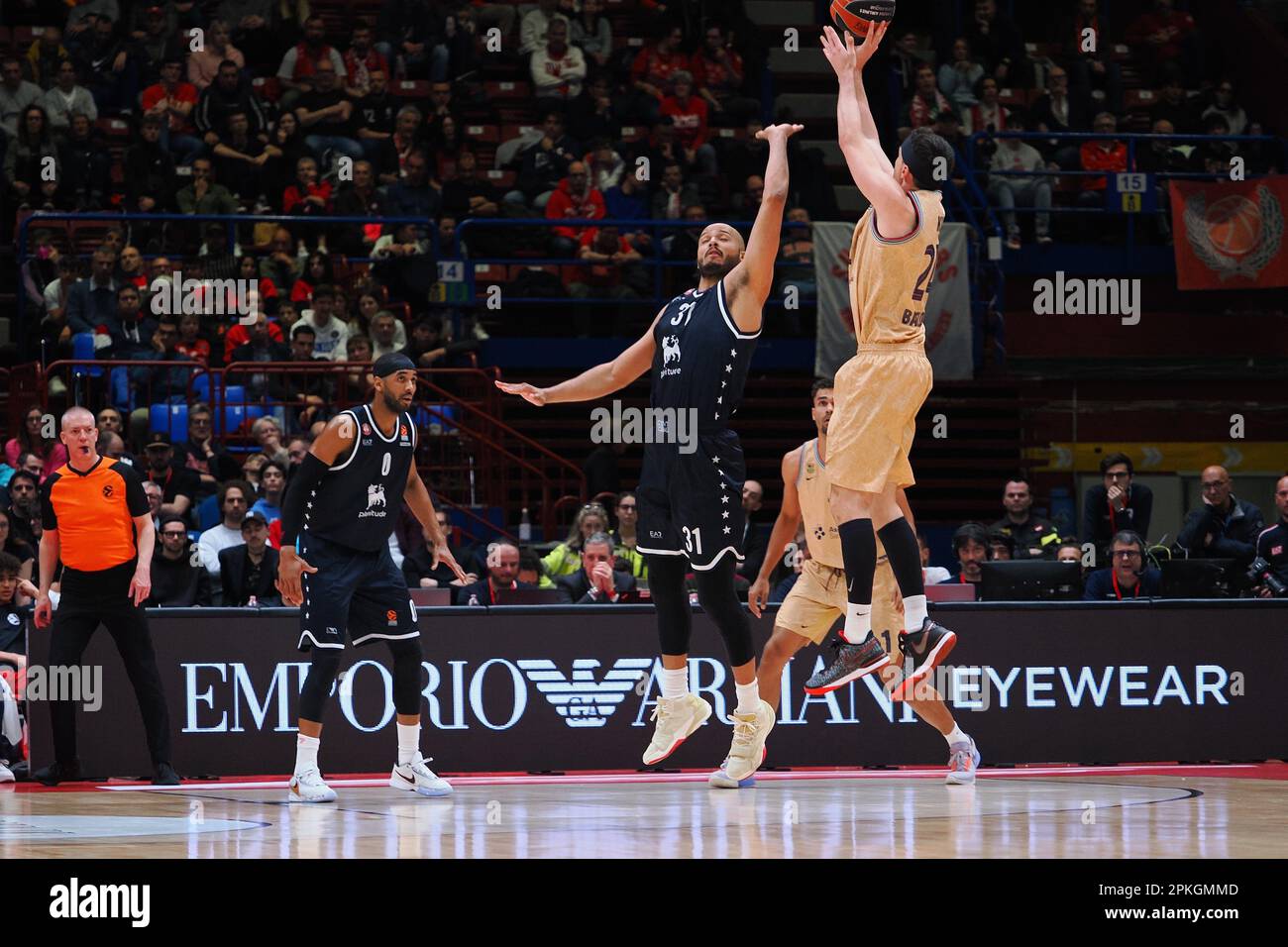 Milan, Italy. 07th Apr, 2023. April 7, 2023, Milan, Italy: Milan, Italy,  Forum of Assago, April 07, 2023, Kyle Kuric (FC Barcellona) during EA7  Emporio Armani Milano vs FC Barcelona - Basketball