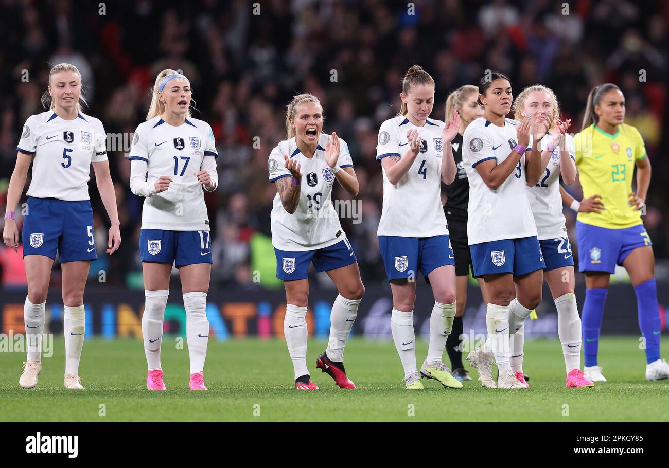 London, UK. 6th Apr, 2023. (L-R) Georgia Stanway, Leah Williamson, Chloe Kelly, Jessica Carter and Keira Walsh of England celebrate during the shoot out during the Women's CONMEBOL/UEFA Finalissima match at Wembley Stadium, London. Picture credit should read: Paul Terry/Sportimage Credit: Sportimage/Alamy Live News Stock Photo