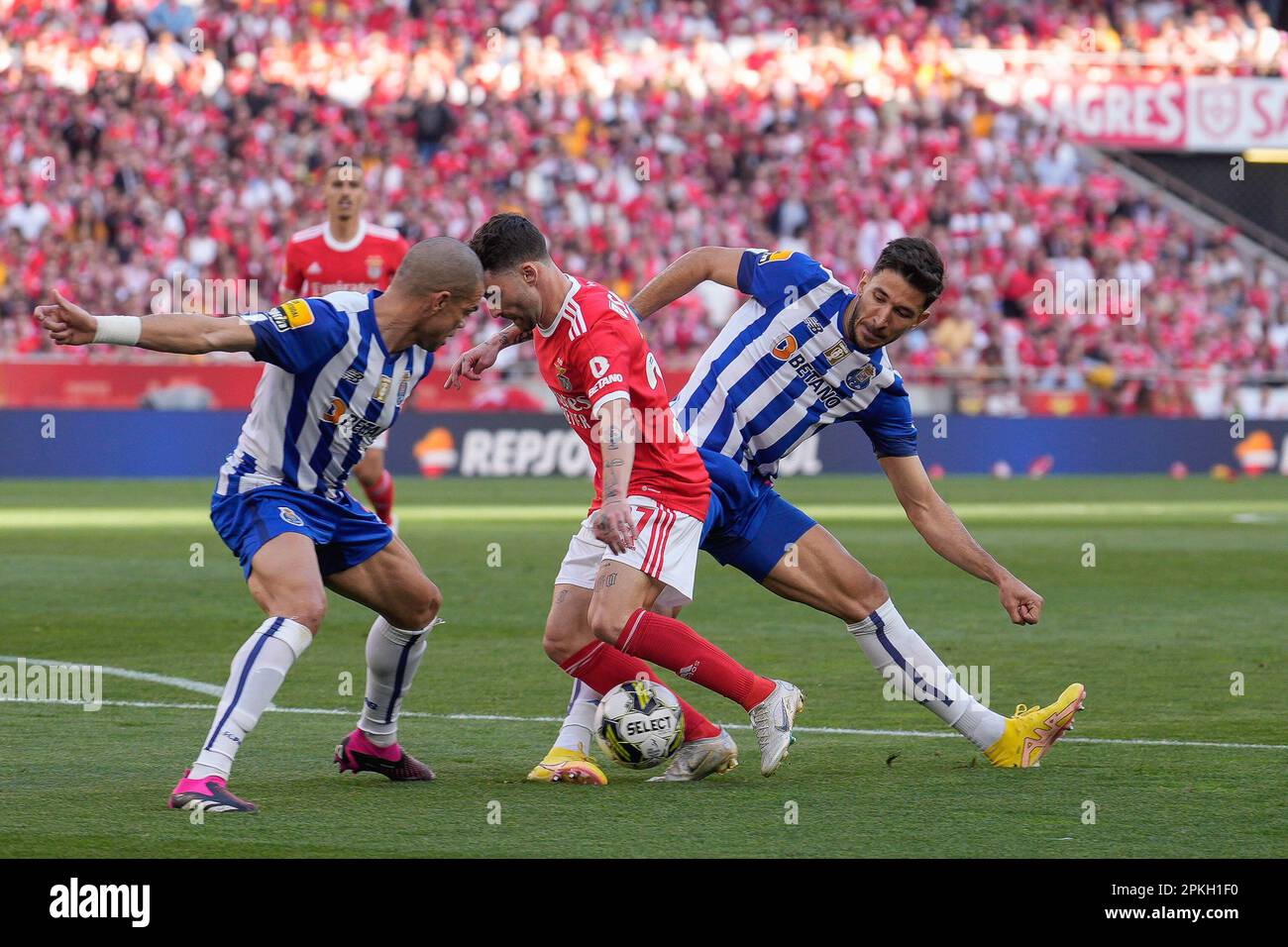 FC Porto defender Diogo Dalot celebrates their victory with teammate  News Photo - Getty Images