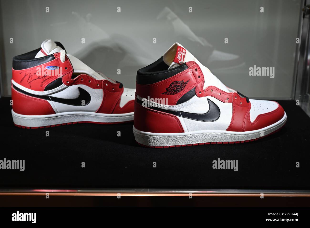 Michael Jordan Signed 1985 'Player Sample' Air Jordan 1s, Sizes 13, 13.5, fifty, 2022