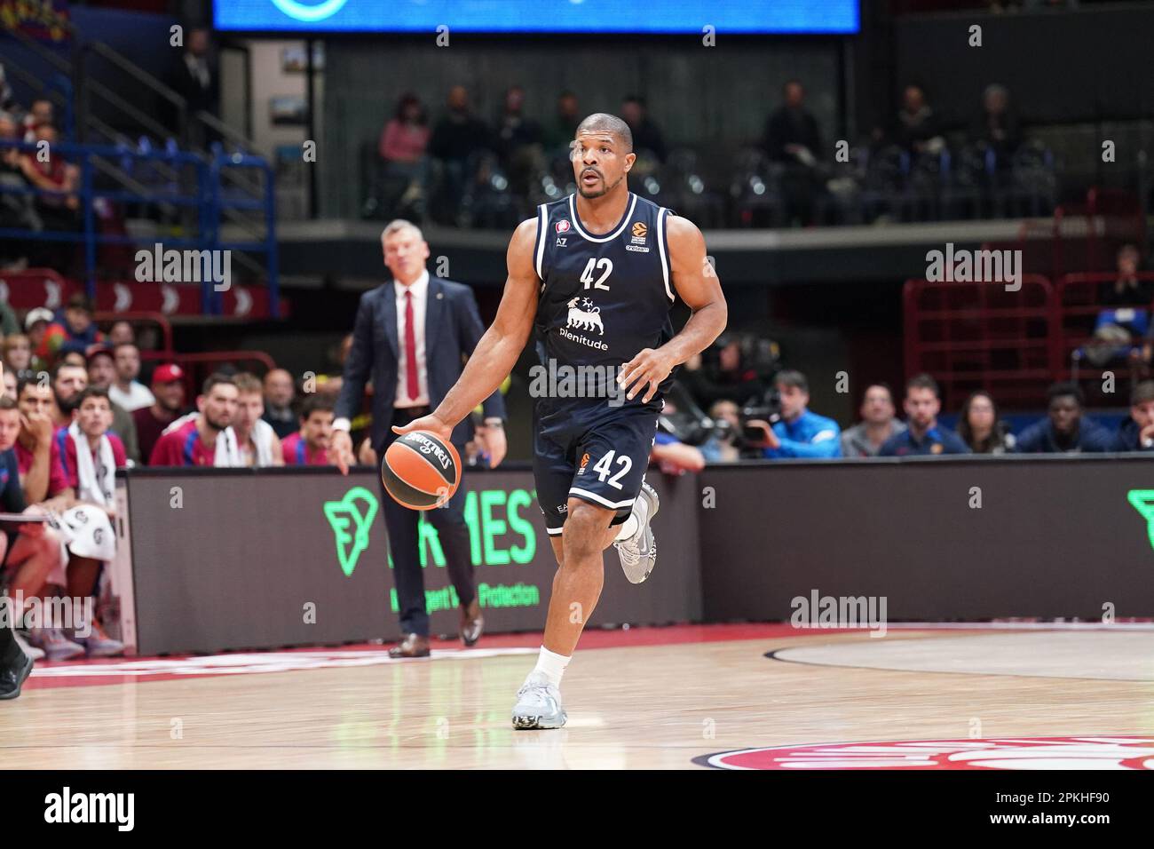 Milan, Italy. 07th Apr, 2023. Cory Higgins (FC BARCELONA) during EA7  Emporio Armani Milano vs FC Barcelona, Basketball Euroleague Championship  in Milan, Italy, April 07 2023 Credit: Independent Photo Agency/Alamy Live  News