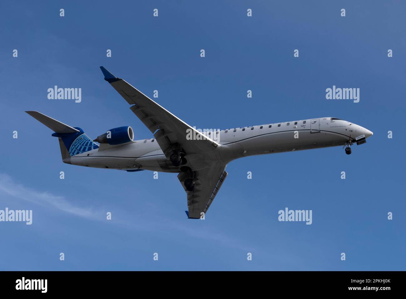 Los Angeles California USA 7th Apr 2023 A United Airlines Express los-angeles-california-usa-7th-apr-2023-a-united-airlines-express