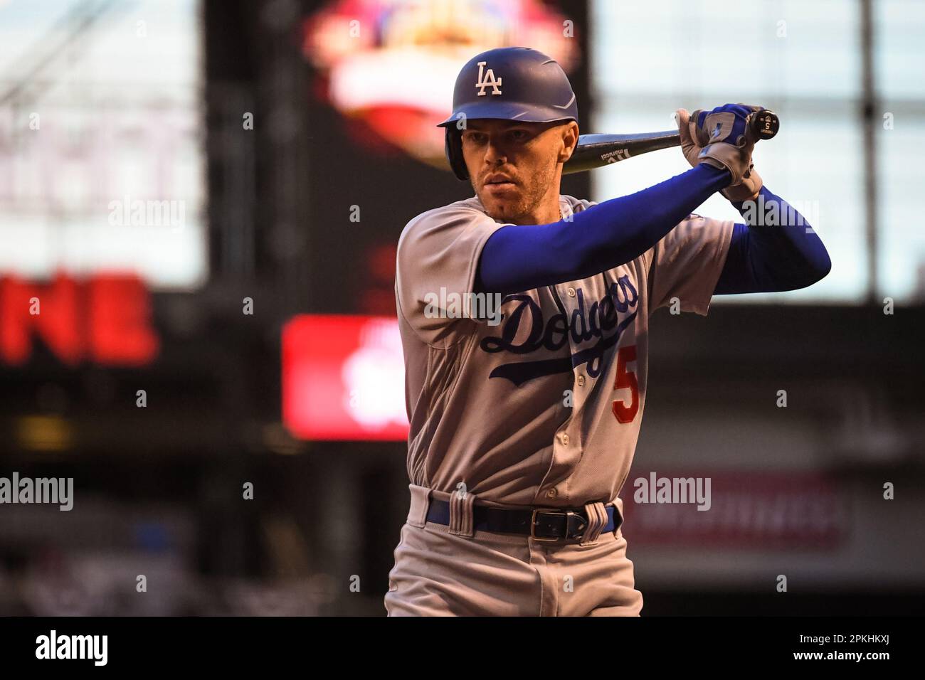 Los Angeles Dodgers first baseman Freddie Freeman (5) stands in the on-deck  circle against the Arizona Diamondbacks in the first inning of an MLB base  Stock Photo - Alamy