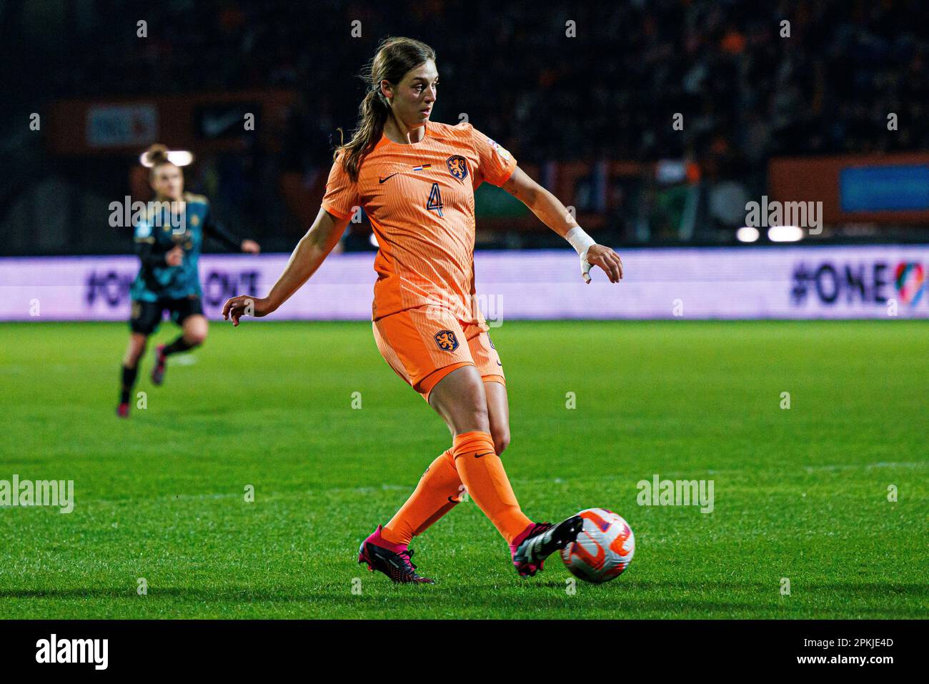 firo : April 7th, 2023, football, soccer, friendly match DFB women country game national team Netherlands - Germany Aniek Nouwen (Netherlands) single action, whole figure, Stock Photo