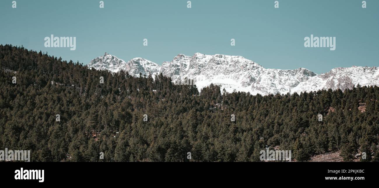 Glaciers snow covered mountains hi-res stock photography and images - Alamy