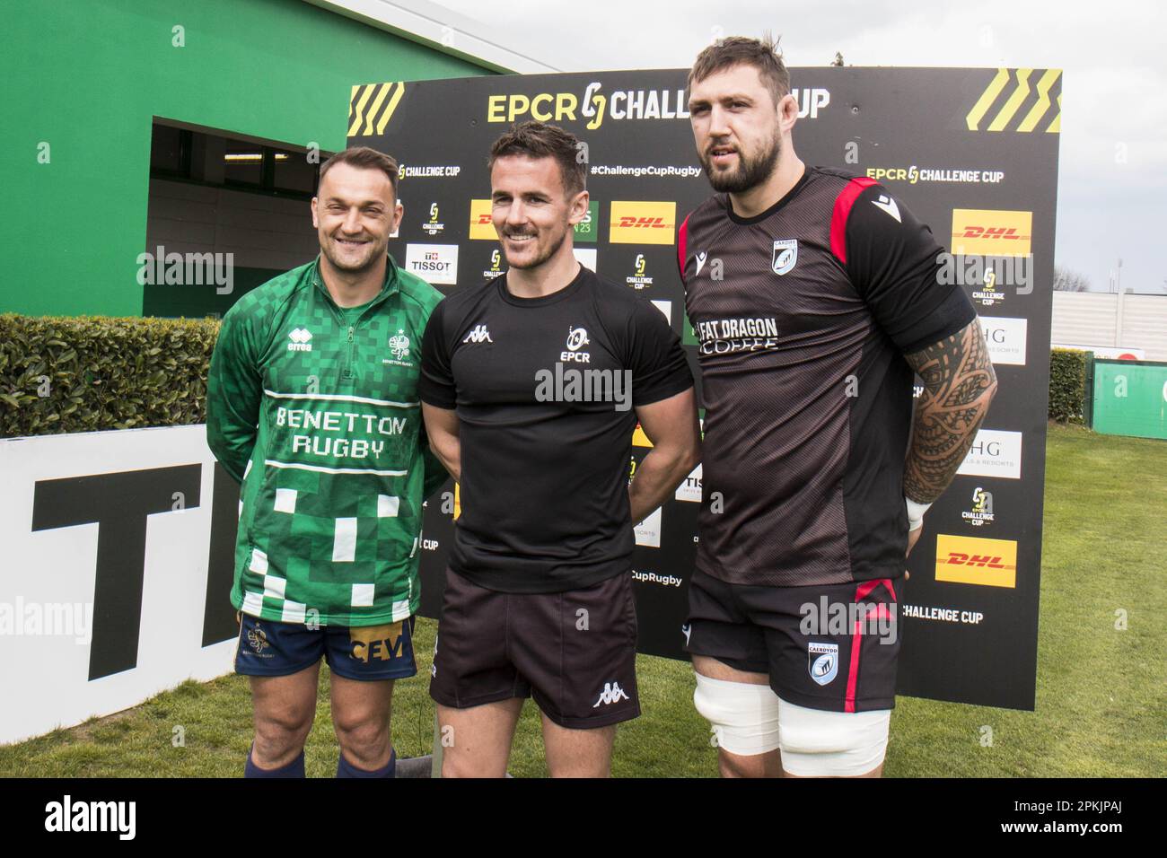 Treviso, Italy. 08th Apr, 2023. Referee Luke Pearce and captains Dewaldt Duvenage (benetton) and Josh Turnbull (Cardiff) during Quarter finals - Benetton Rugby vs Cardiff, Rugby Challenge Cup in Treviso, Italy, April 08 2023 Credit: Independent Photo Agency/Alamy Live News Stock Photo