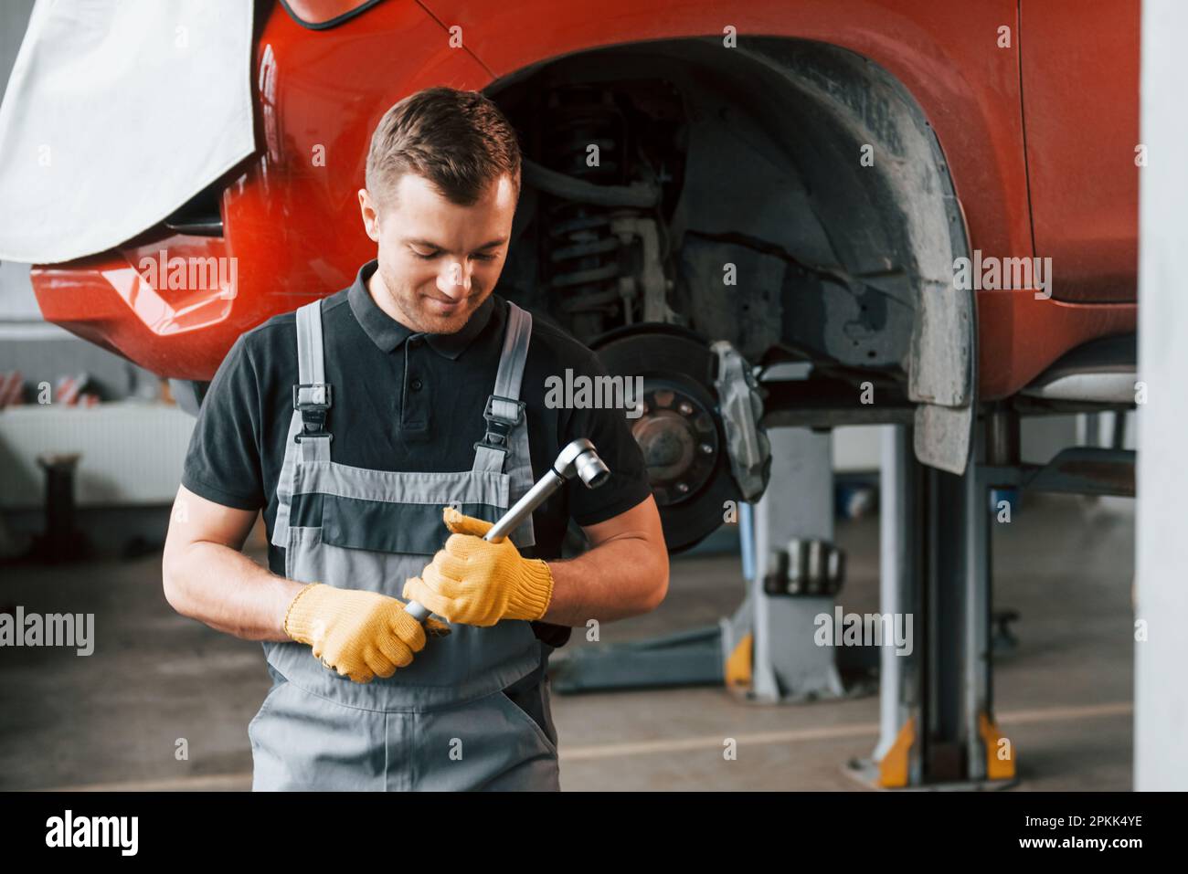 Professional Auto Service Professional auto service hi-res stock photography and images - Alamy