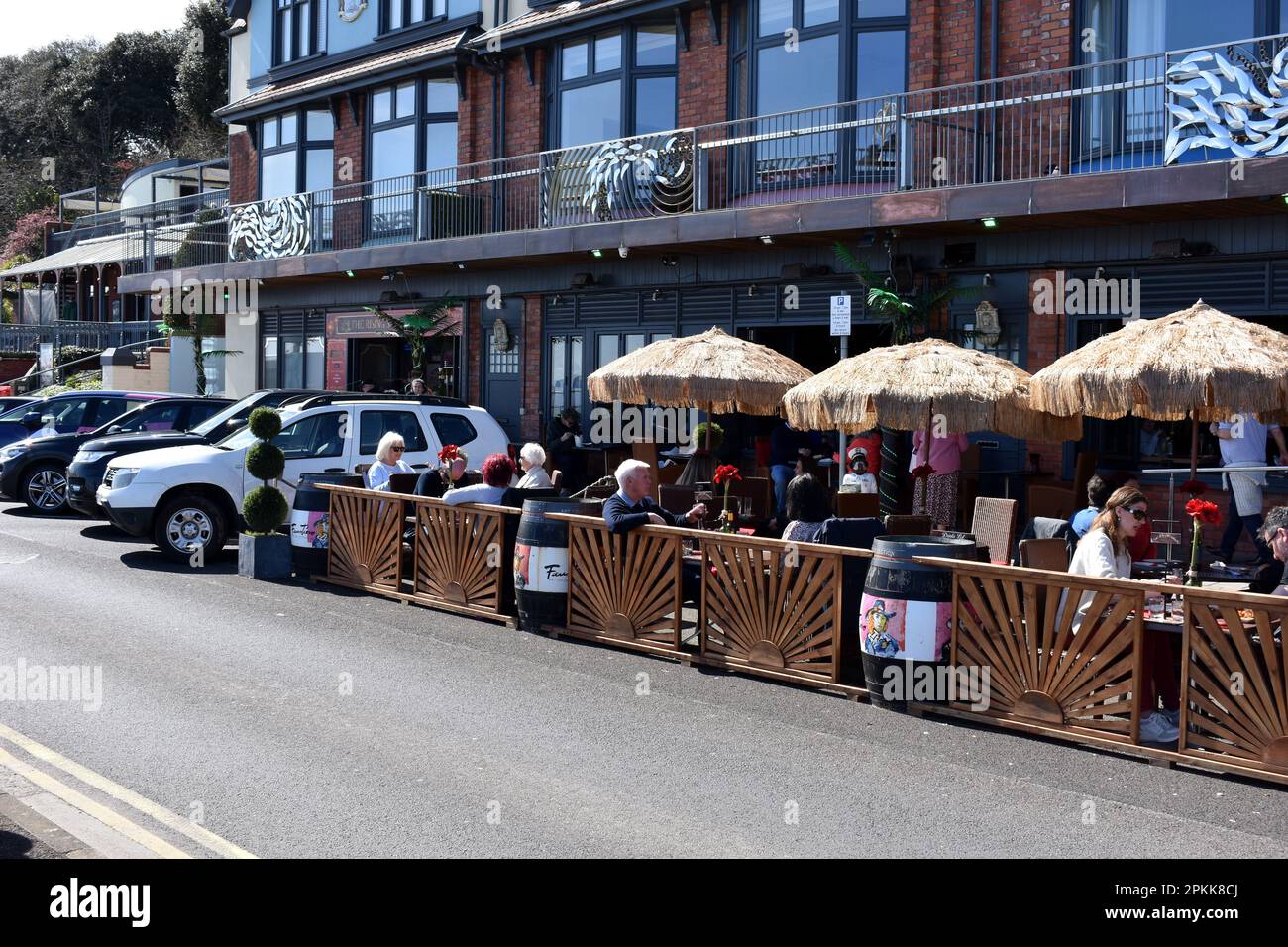 Eating and drinking on Penarth Esplanade, Penarth, Vale of Glamorgan, Wales Stock Photo