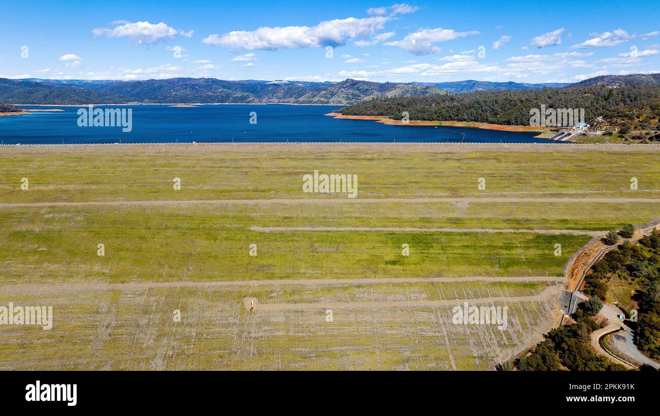 The Oroville Dam holds back water at Lake Oroville on Sunday, March 26