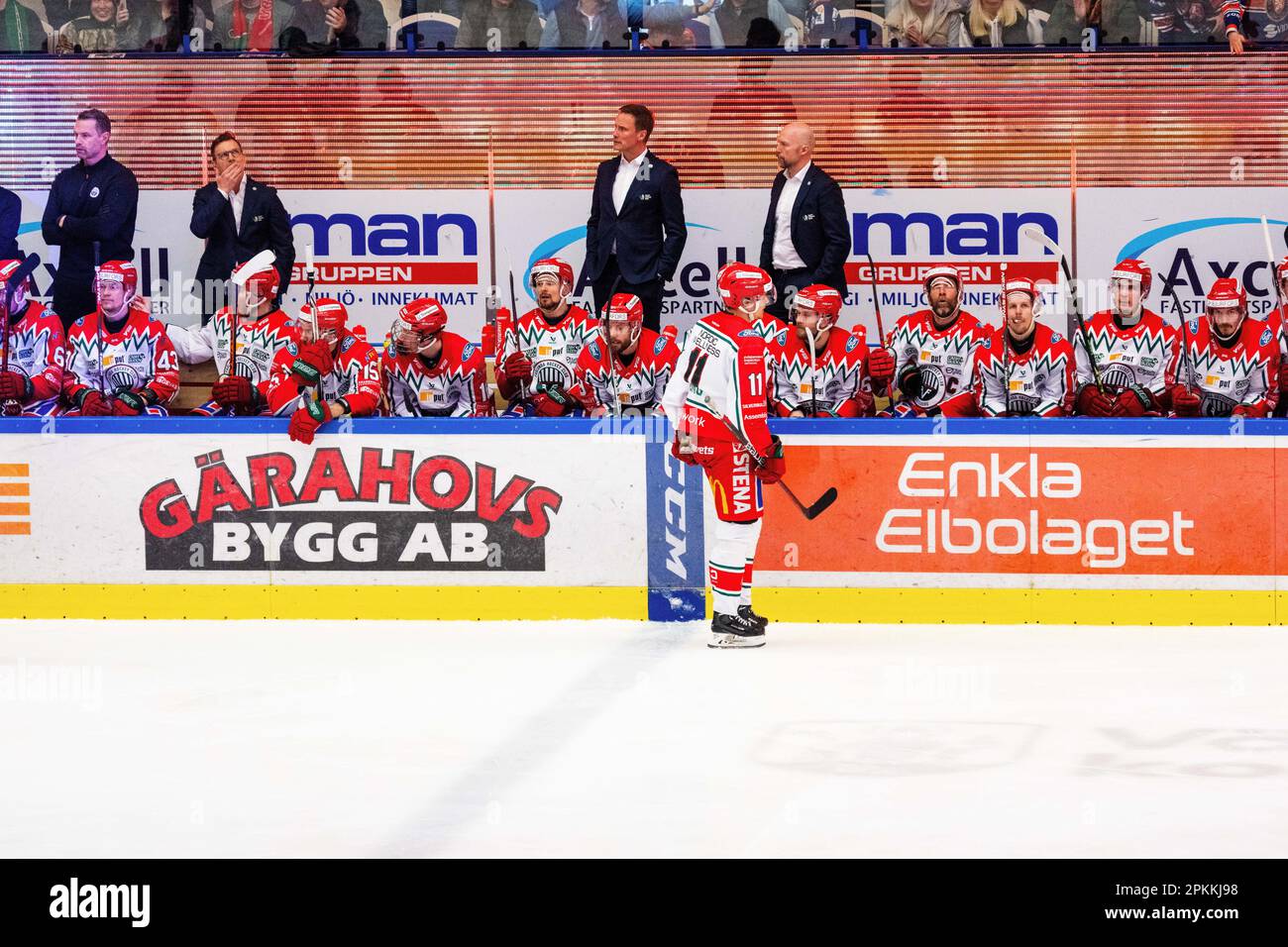 VŠxjš, Sweden, 8 April, 2023 Semifinal 5 Vaxjo Lakers - Frolunda HC Vaxjo Lakers wins game by 3-2 Credit: Peo Mšller/Alamy Live News Stock Photo