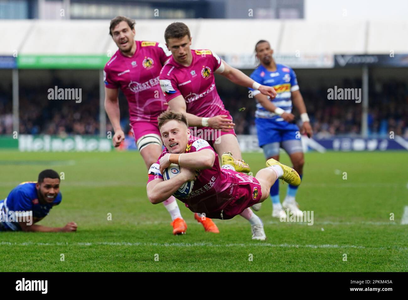 Exeter Chiefs’ Tom Cairns scores their sides sixth try during the