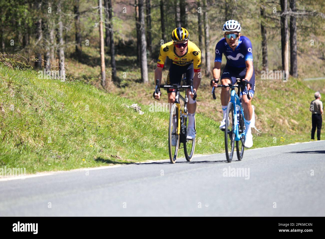 Azurki, Spain, April 08th, 2023: Riders Steven Kruijswijk (Jumbo-Visma, L) and Ruben Guerreiro (Movistar Team, R) during the 6th Stage of the Itzulia Basque Country 2023 with start and finish in Eibar, on April 08 April 2023, in Azurki, Spain. Credit: Alberto Brevers / Alamy Live News Stock Photo