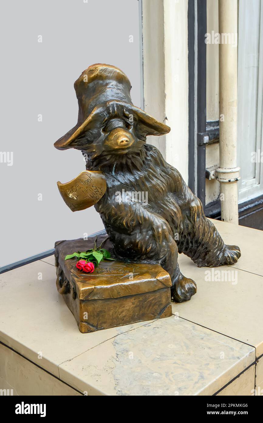 LONDON, UK, 9TH MARCH 2023 Paddington Bear statue at Paddington