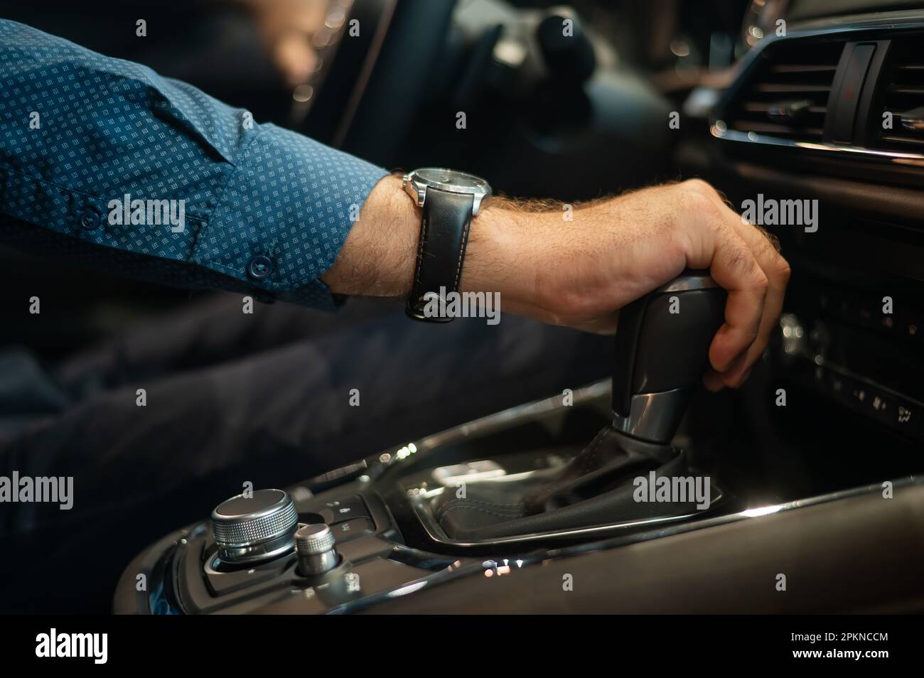 Car dashboard close up shifting hi-res stock photography and images - Alamy