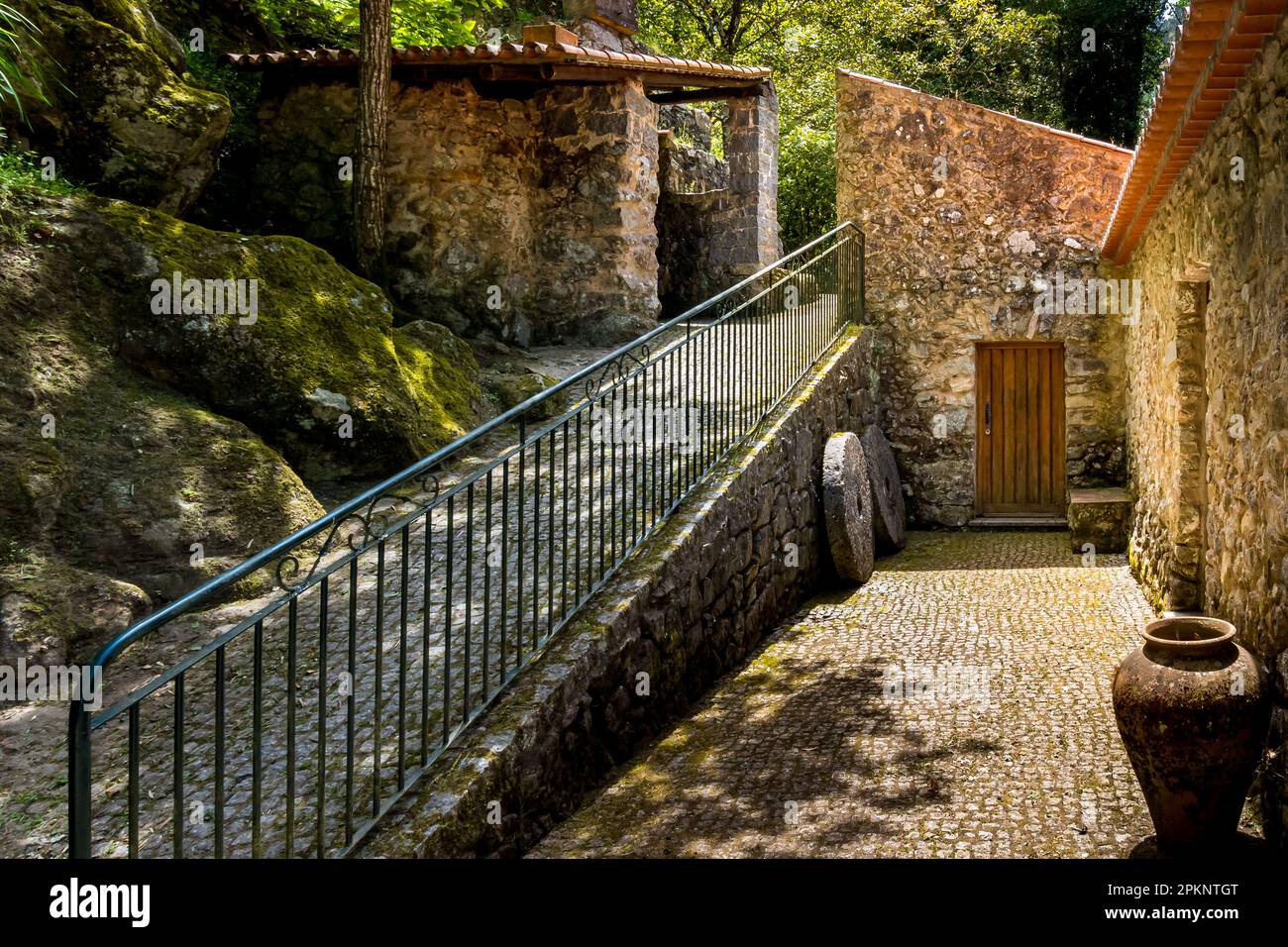 Moinho de agua hi-res stock photography and images - Alamy