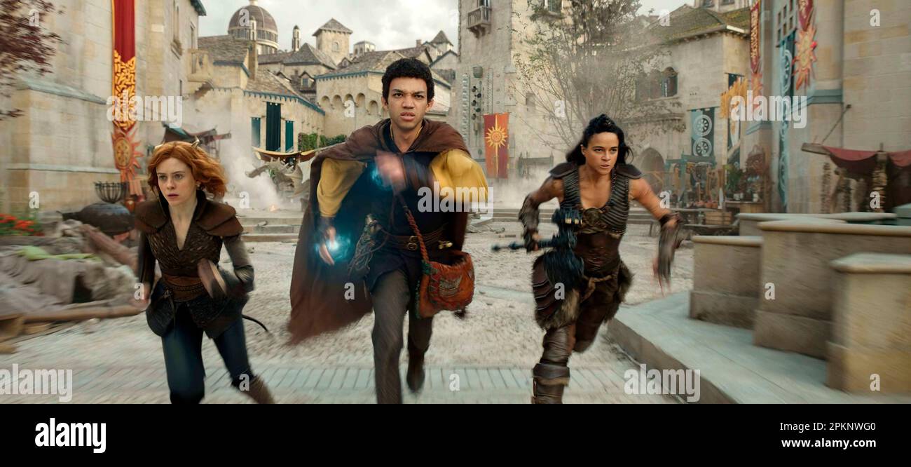 MICHELLE RODRIGUEZ, JUSTICE SMITH and SOPHIA LILLIS in DUNGEONS & DRAGONS: HONOR AMONG THIEVES (2023), directed by JOHN FRANCIS DALEY and JONATHAN M. GOLDSTEIN. Credit: PARAMOUNT PICTURES / Album Stock Photo