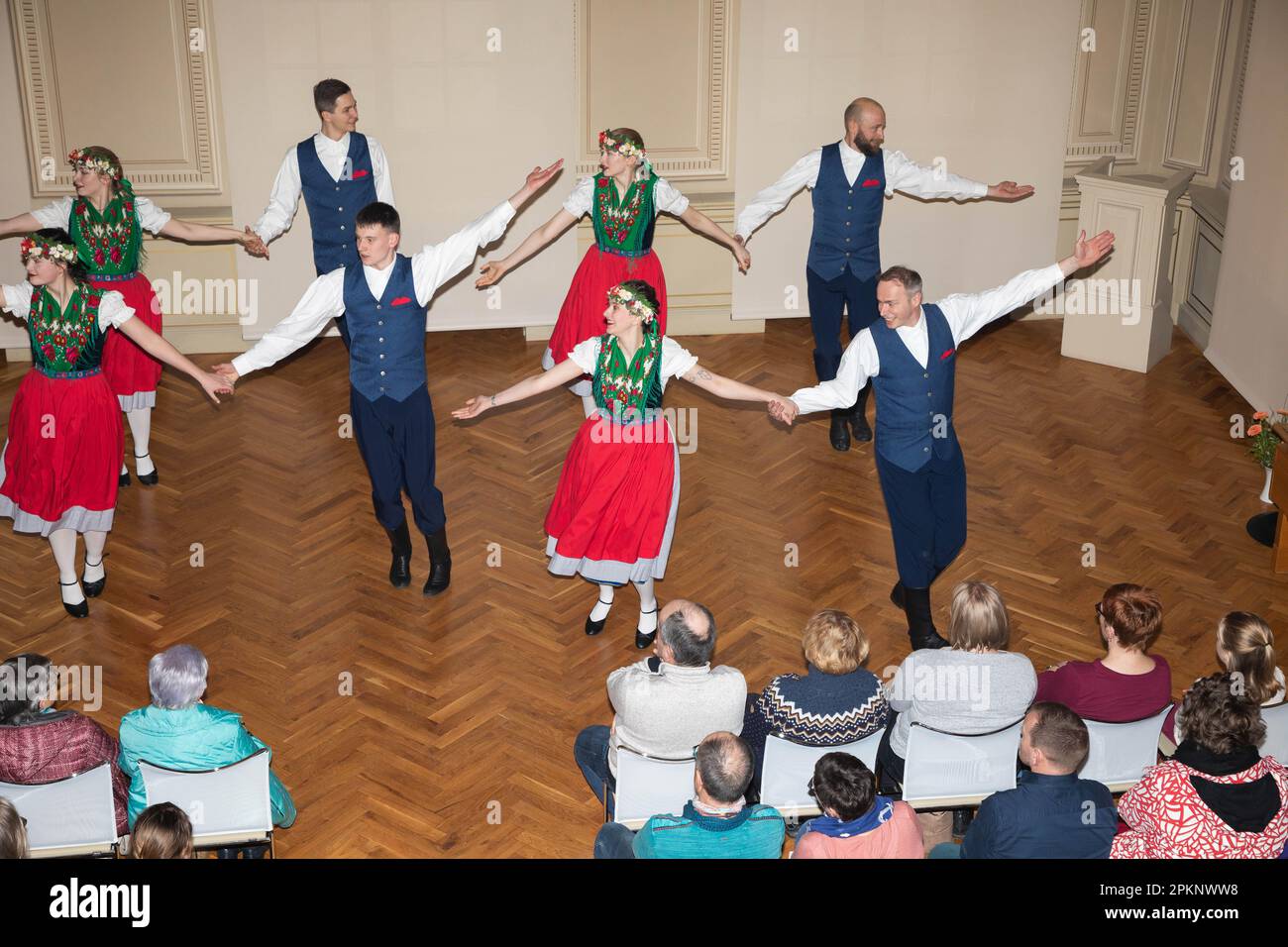 Sorbische Tanzfolklore, Musik, Gesang und typische Bräuche mit der Sorbischen Volkstanzgruppe Schmerlitz e.V. im Sorbisches Museum. Bautzen, 08.04.202 Stock Photo