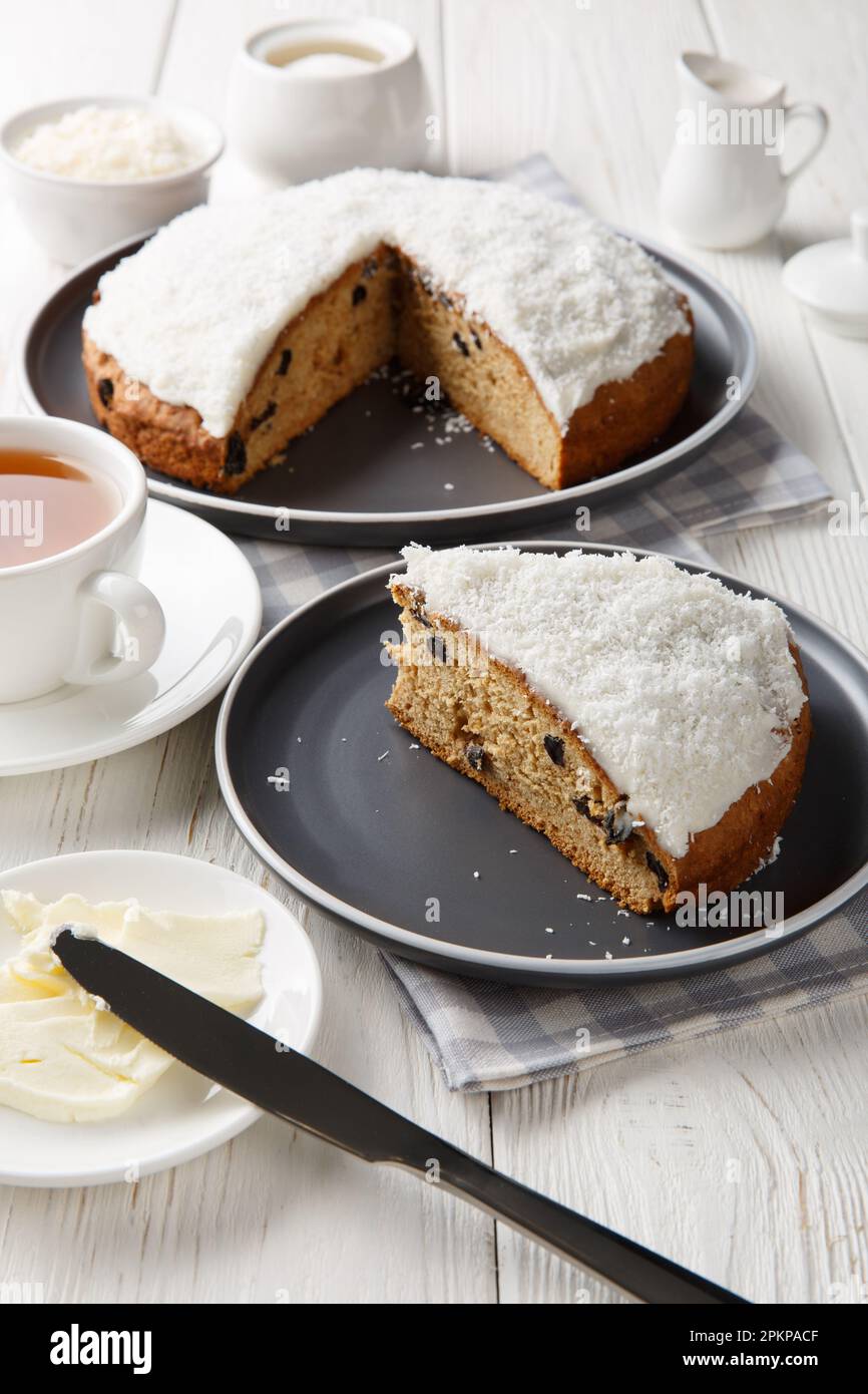 Sally lunn cake hires stock photography and images Alamy
