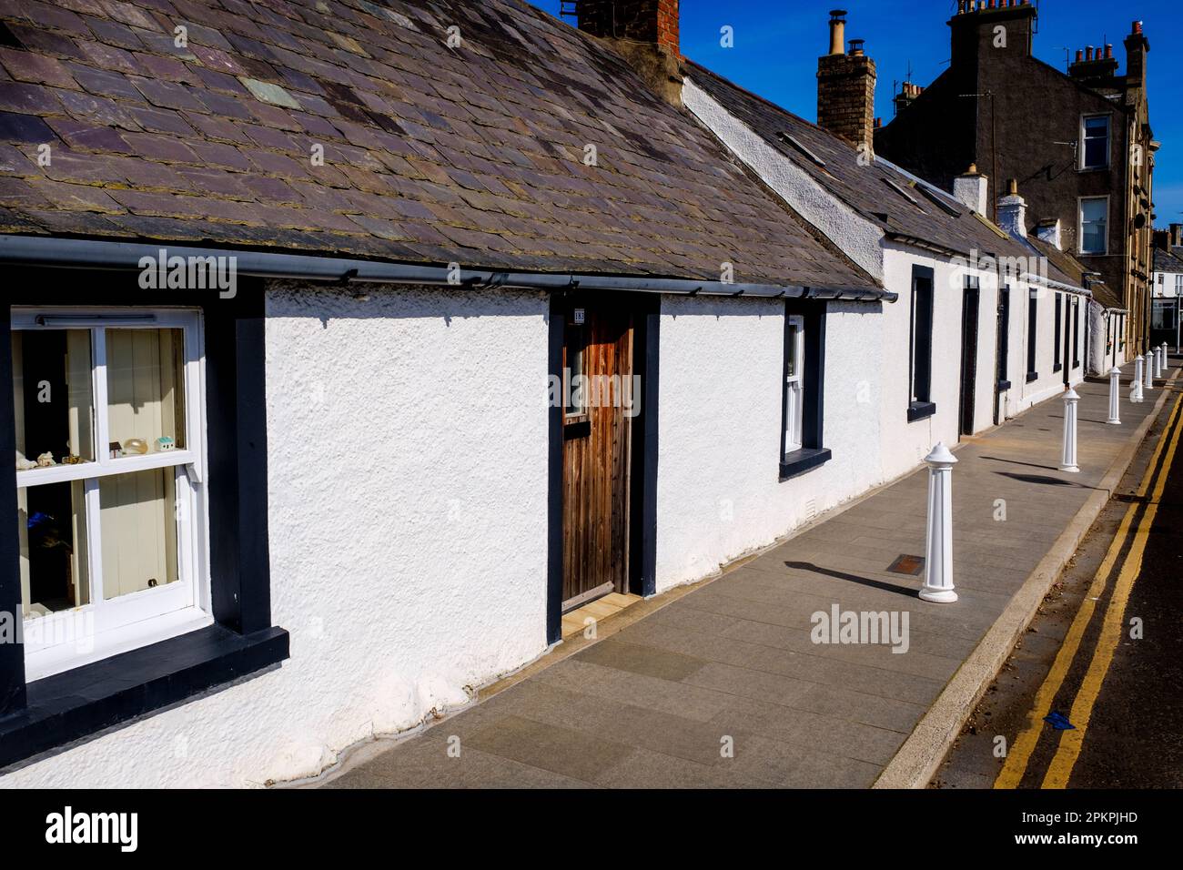 Whitewashed cottages in Broughty Ferry, Angus, Scotland Stock Photo Alamy