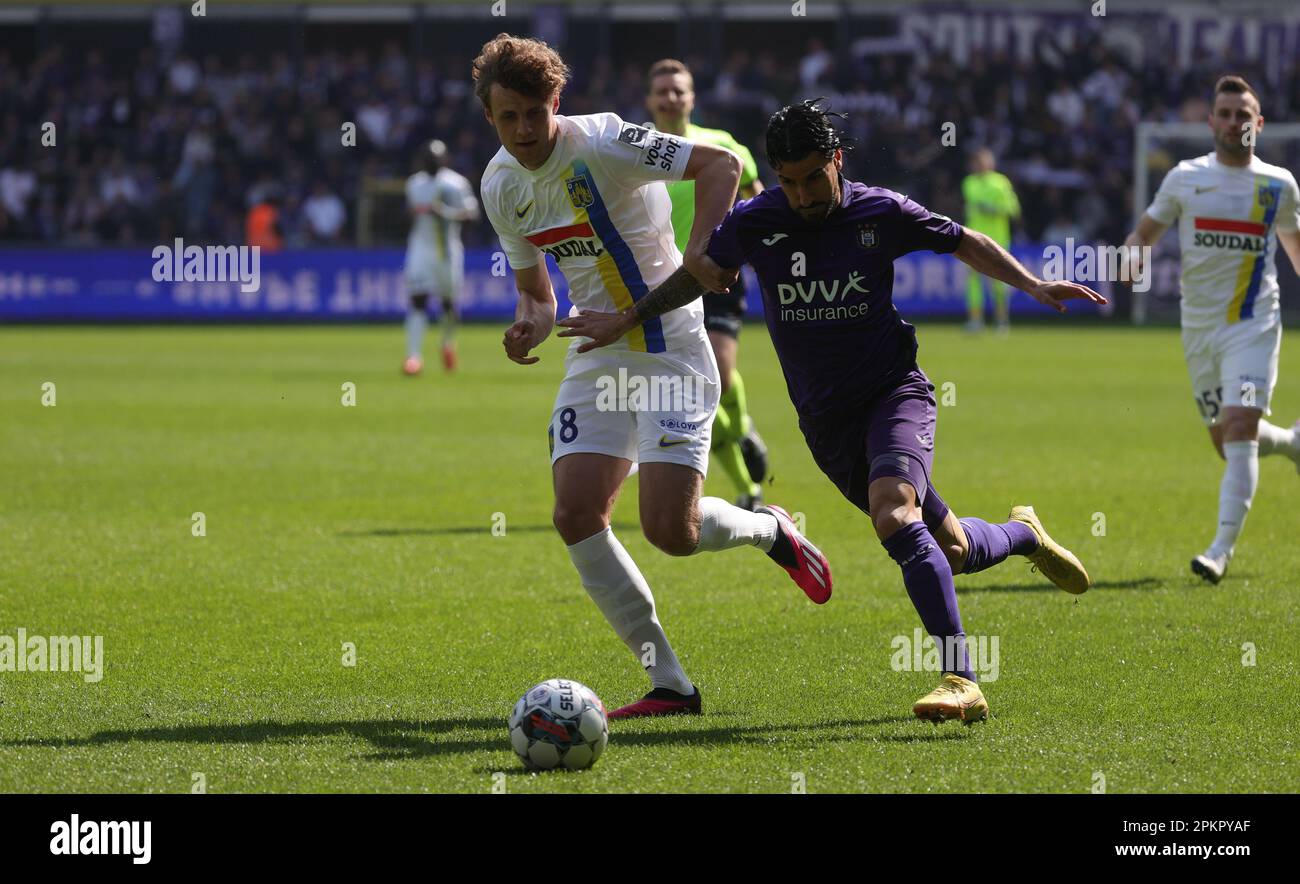 Brussels, Belgium. 09th Apr, 2023. Westerlo's Kouya Mabea and Anderlecht's Lior Refaelov fight for the ball during a soccer match between RSC Anderlecht and KVC Westerlo, Sunday 09 April 2023 in Anderlecht, Brussels, on day 32 of the 2022-2023 'Jupiler Pro League' first division of the Belgian championship. BELGA PHOTO VIRGINIE LEFOUR Credit: Belga News Agency/Alamy Live News Stock Photo