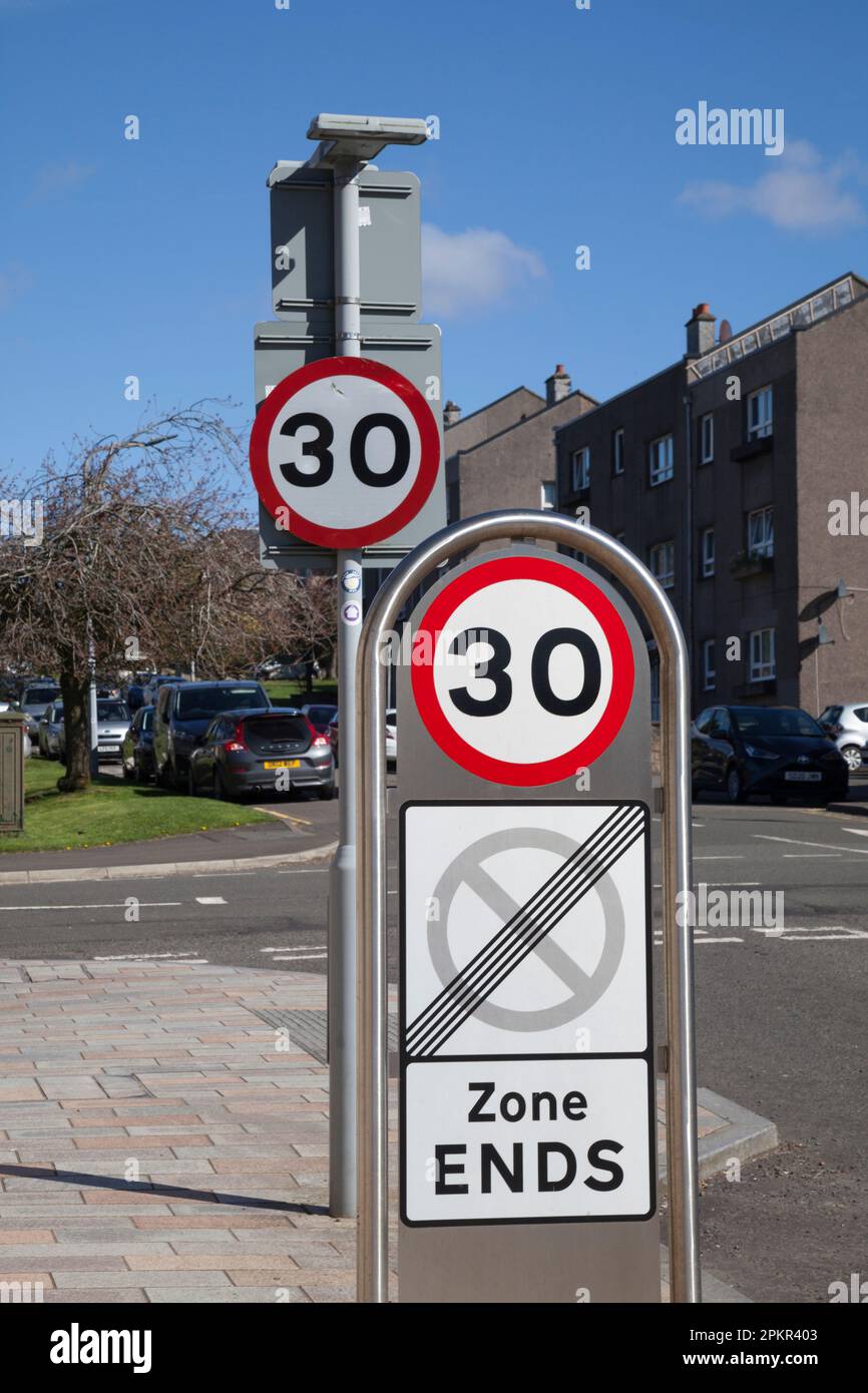 Speed restriction end sign hi res stock photography and images Alamy