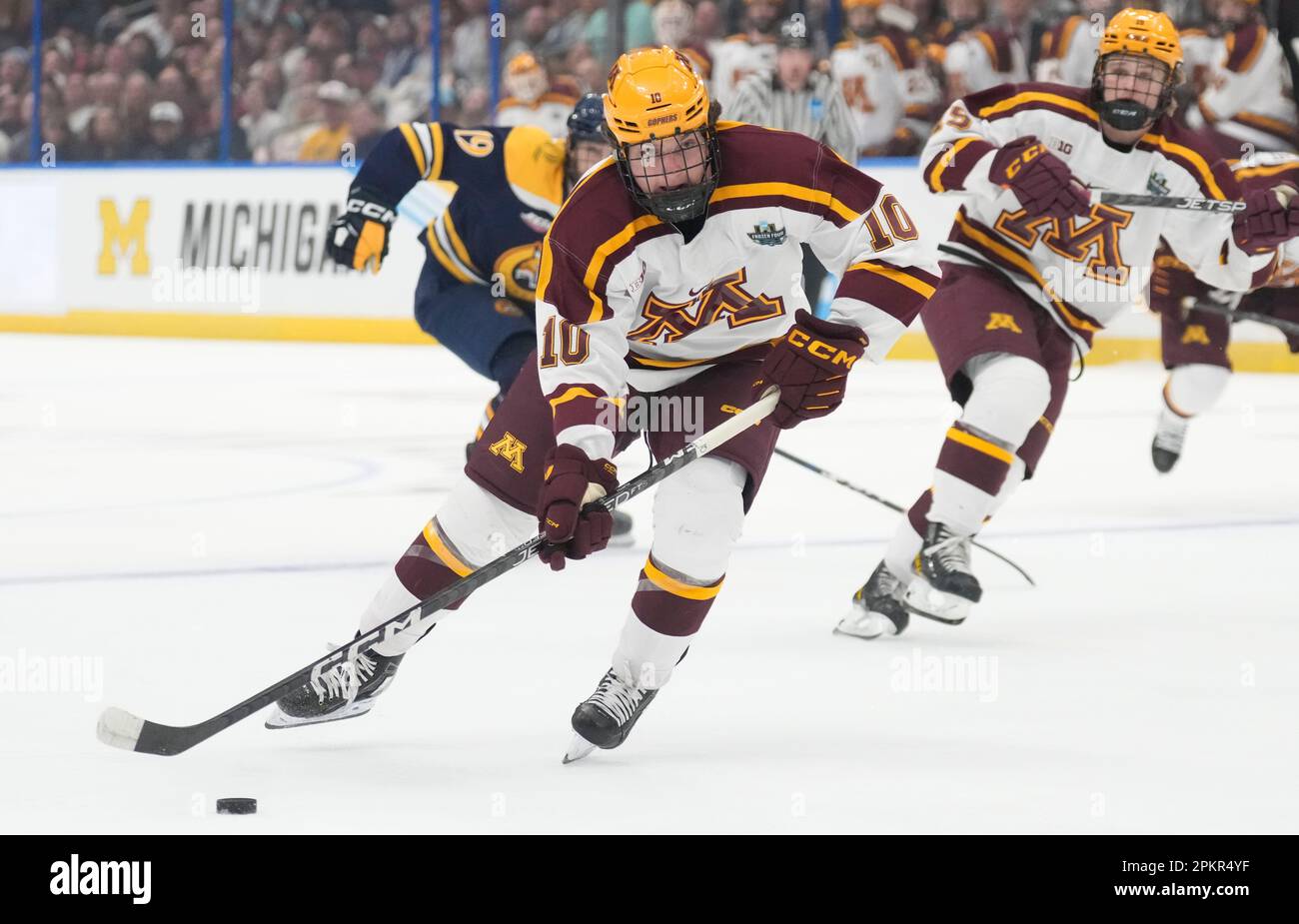 Minnesota forward Connor Kurth (10) against Quinnipiac during the first