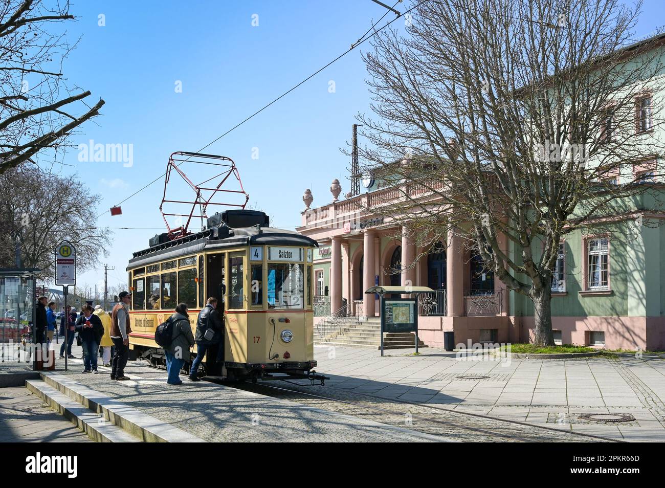 Naumburg, Germany. 09th Apr, 2023. The historic "Lindner" railcar from
