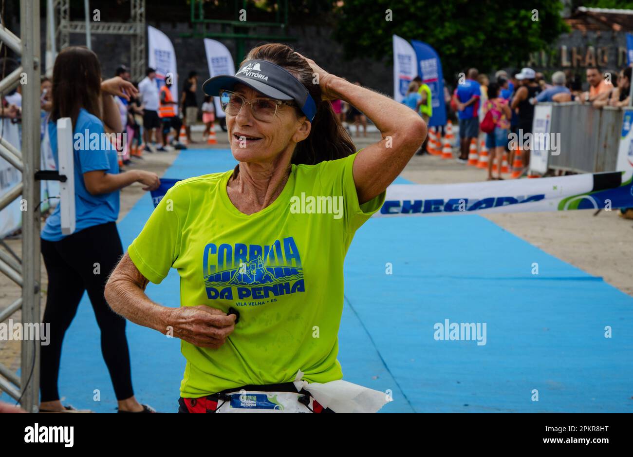 VILA VELHA, ES - 09.04.2023: CORRIDA DA PENHA ES - The tenth Penha Race was held this Sunday (9) with a course of 7 kilometers, the concentration and start were at Praça dos Ciclistas, in Praia de Itaparica, and the finish at Parque da Prainha, both in Vila Velha. The event, which started to be held in 2006, is part of the celebrations of Festa da Penha, the third largest religious festival in Brazil. (Photo: Vinicius Moraes/Fotoarena) Stock Photo