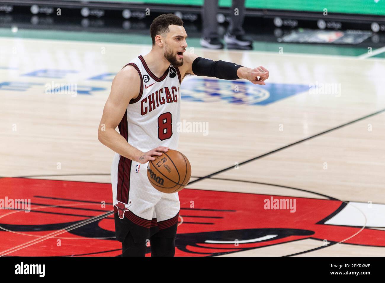 Chicago, USA. 09th Apr, 2023. Chicago, USA, April 9, 2023: Zach LaVine (8 Chicago Bulls) sets the play during the game between the Chicago Bulls and Detroit Pistons on Sunday April 9, 2023 at the United Center, Chicago, USA. (NO COMMERCIAL USAGE) (Shaina Benhiyoun/SPP) Credit: SPP Sport Press Photo. /Alamy Live News Stock Photo