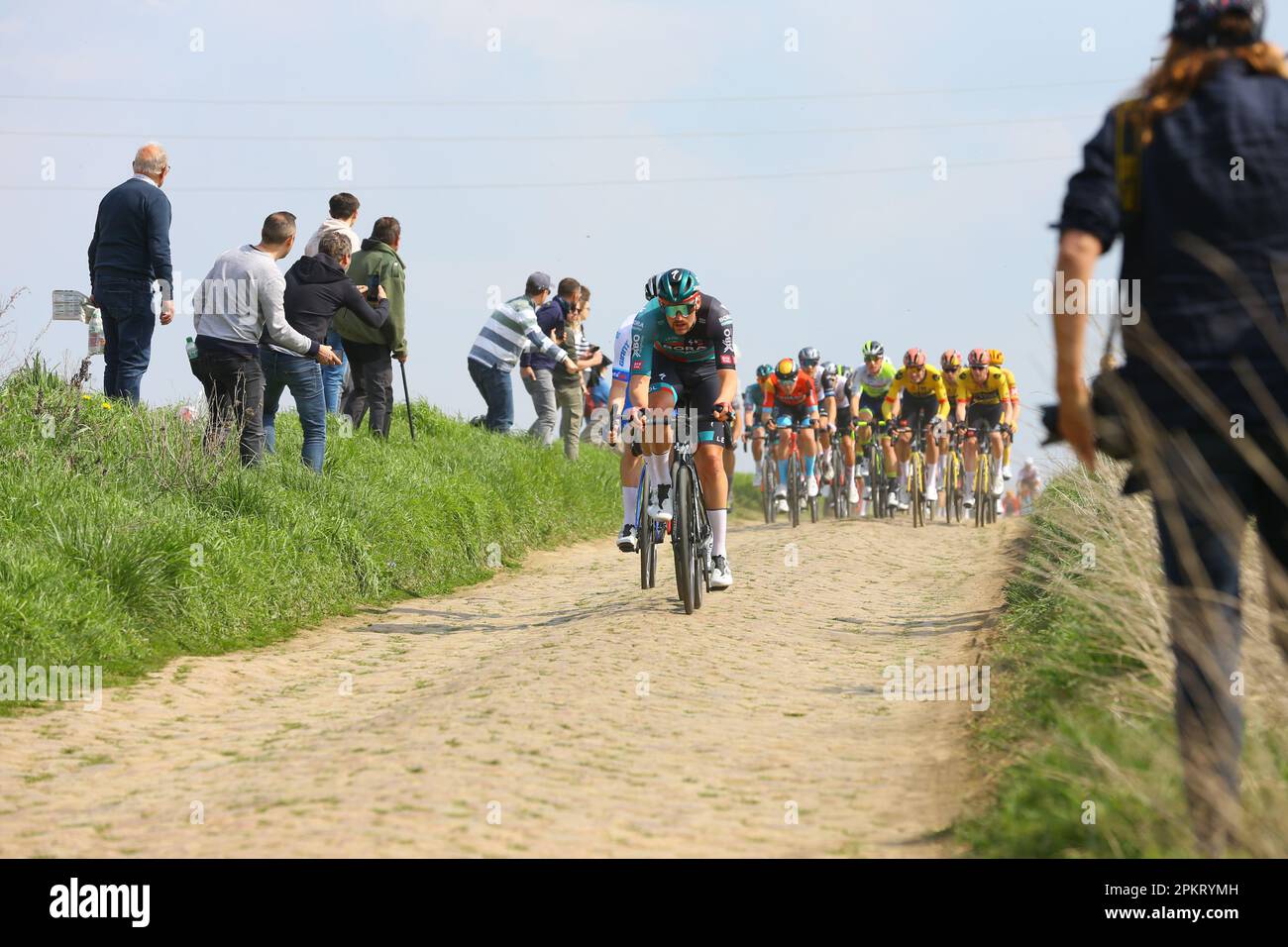 Christopher Goding Compeigne, Roubaix, France. 9th April, 2023. Jumbo visma keepling a ...