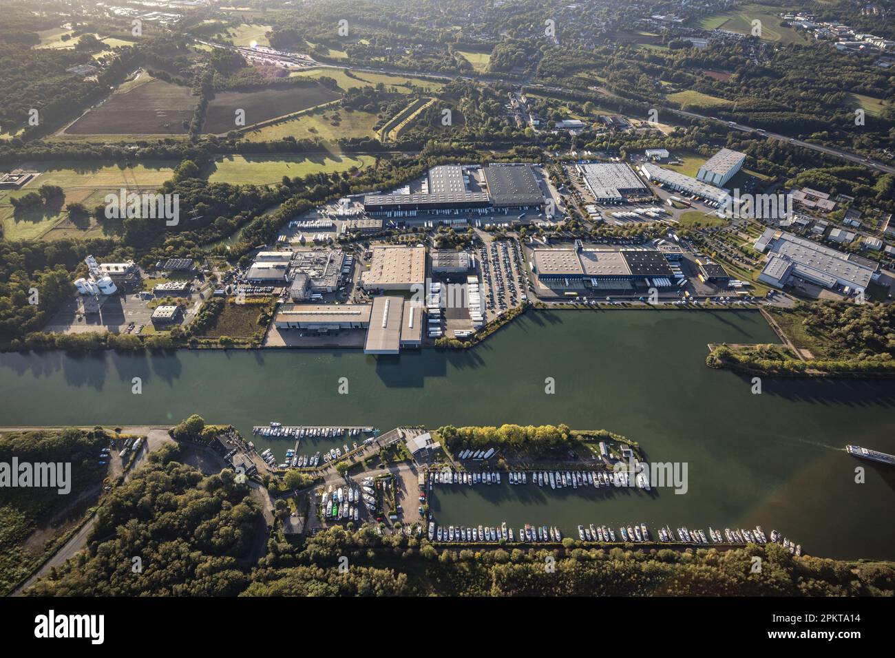 Aerial view, industrial area Friedrich der Große at the Herner Meer as well as marina at the Rhine-Herne-Canal in the district Horsthausen in Herne, R Stock Photo