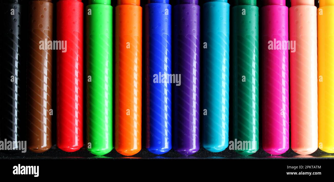 Seven Felt Pens Lie In A Row Stock Photo - Download Image Now - Felt Tip  Pen, Colors, Multi Colored - iStock
