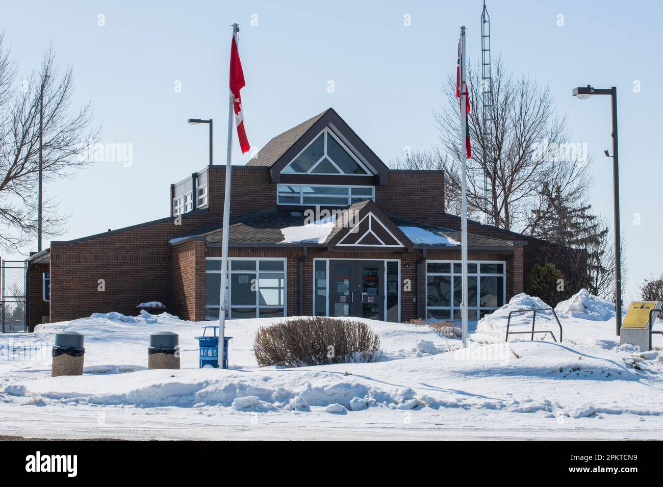 Manitoba visitors' centre on the Saskatchewan/Manitoba border in Kirkella, Manitoba, Canada Stock Photo