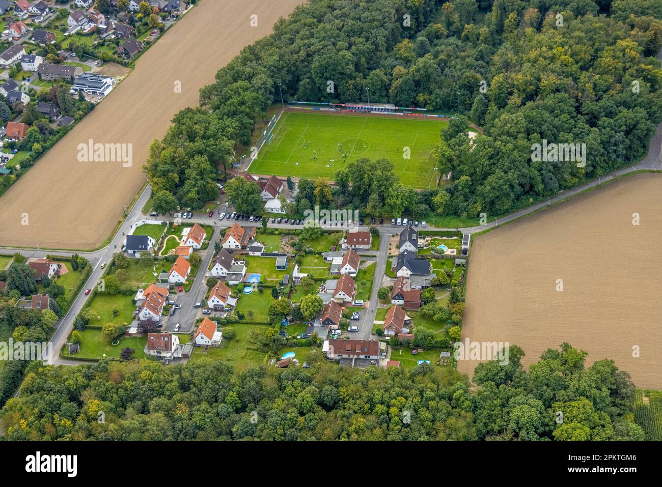 Aerial view, housing estate Am Finnbusch with sports field Sportverein Westfalia Rhynern in the district Rhynern in Hamm, Ruhr area, North Rhine-Westp Stock Photo