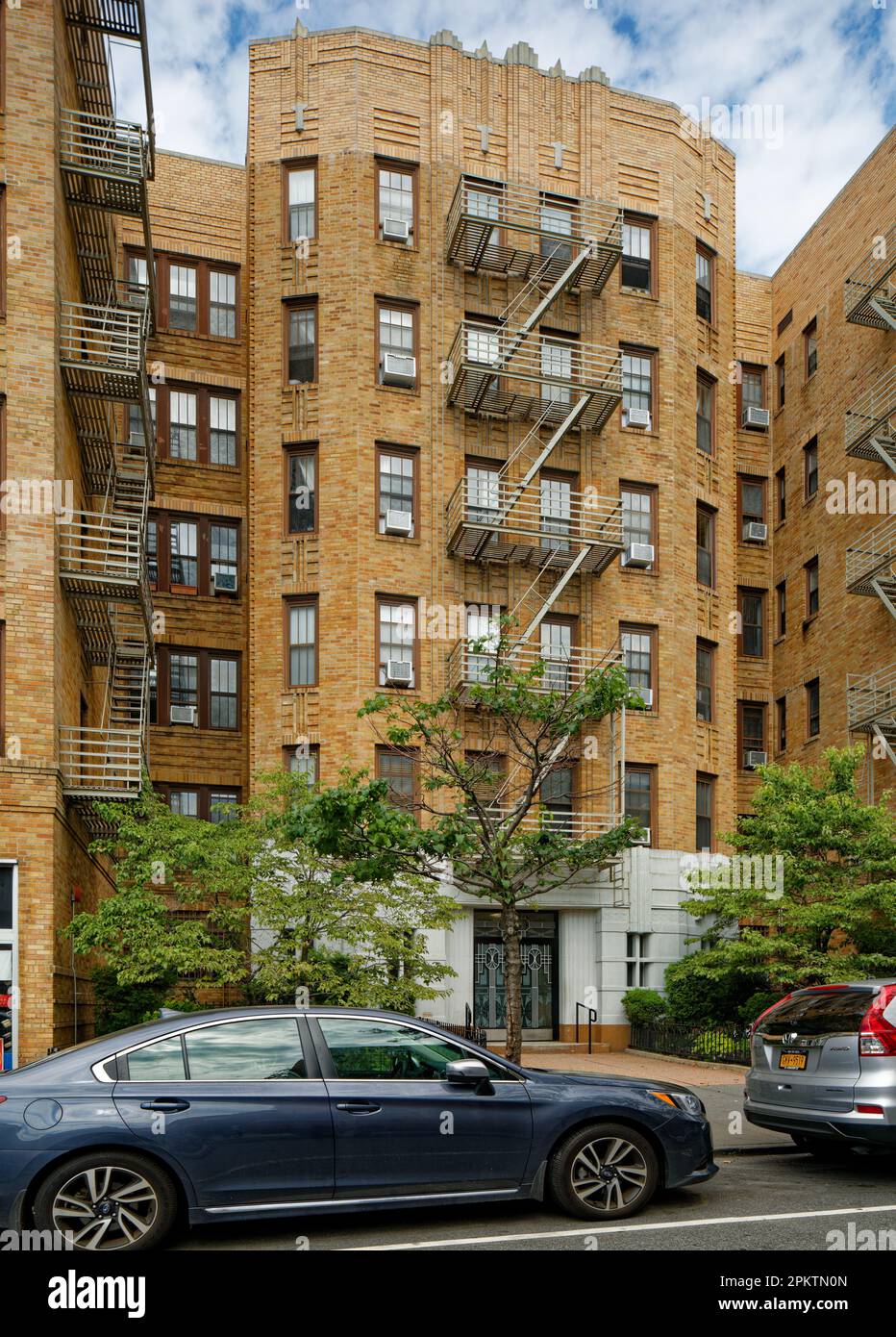 200 Clinton Street is an Art Deco apartment building in the Brooklyn