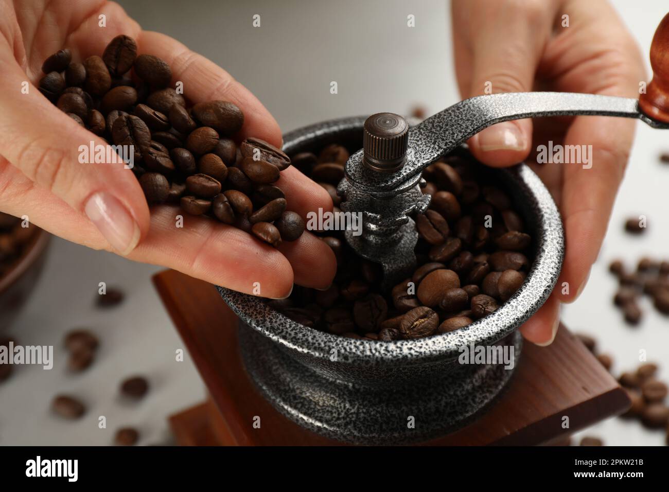 How to Grind Coffee (w/ Helpful Coffee Grind Chart!)
