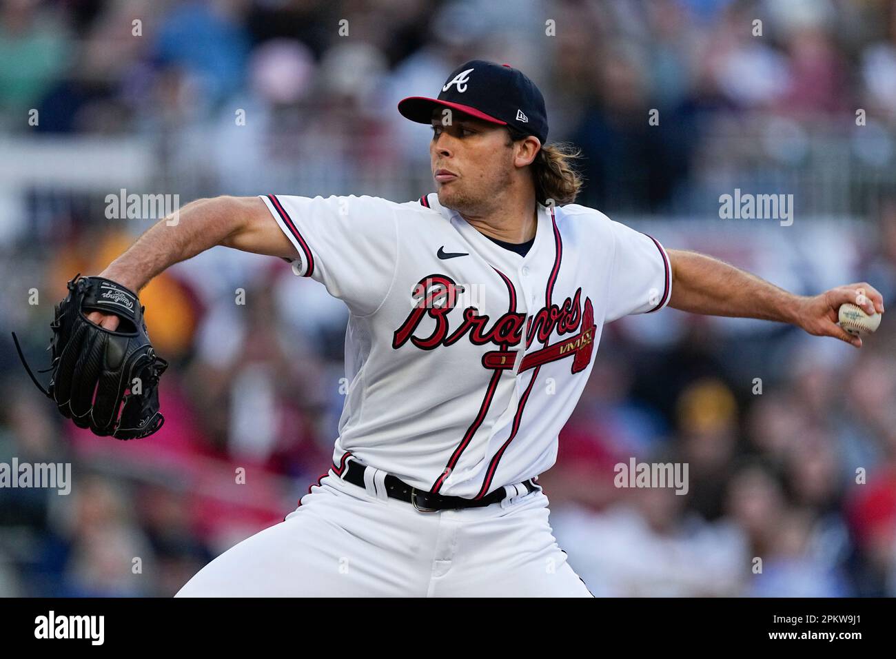 Atlanta Braves starting pitcher Dylan Dodd (46) throws in the first