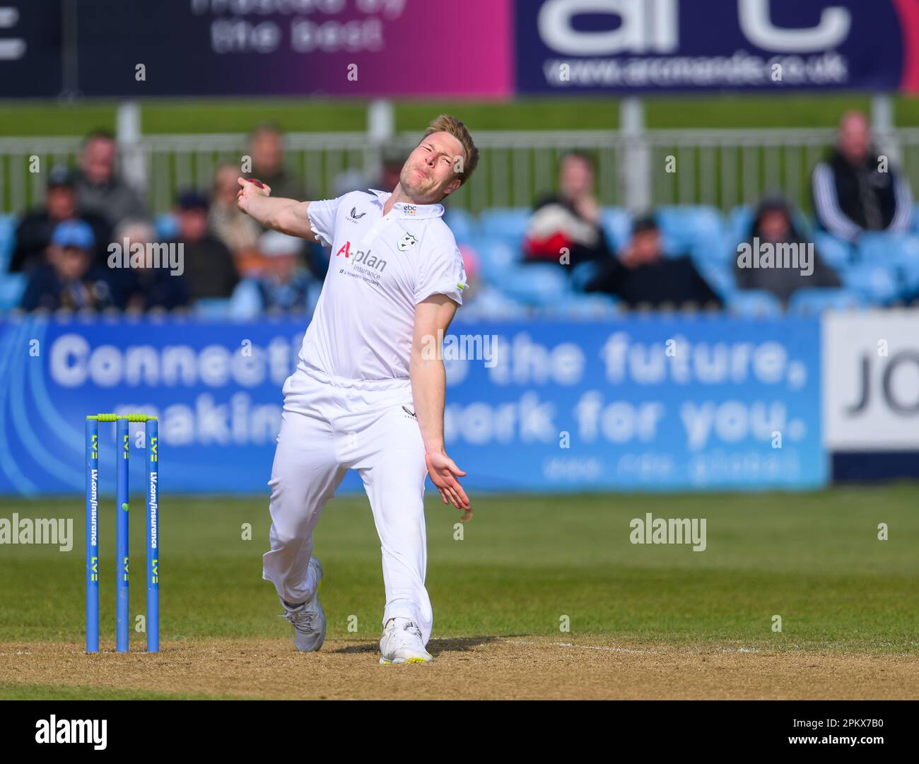 Matthew Waite bowling in a County Championship match between Derbyshire