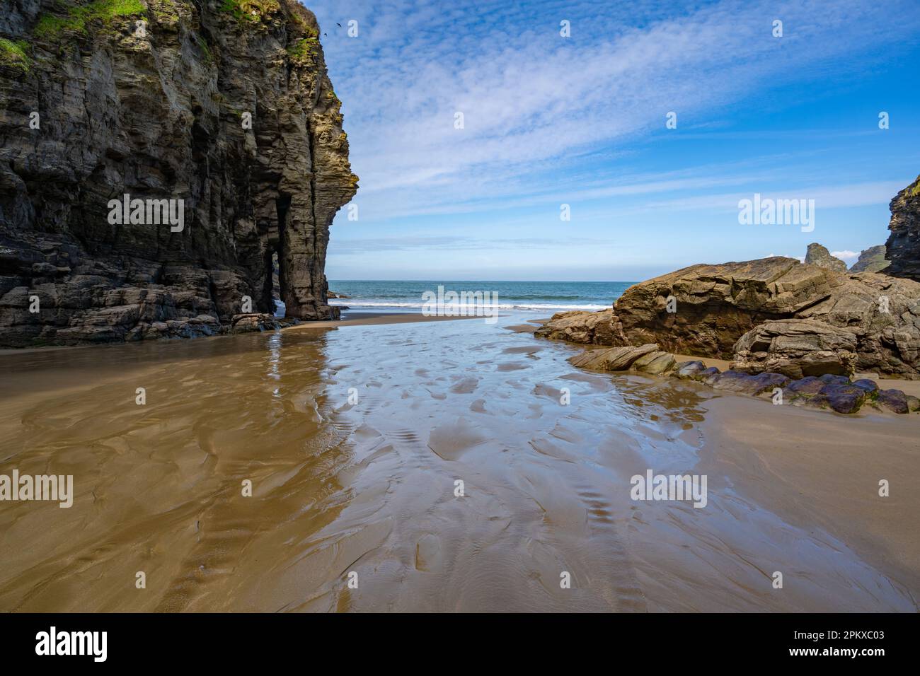 On the beach in Bossiney Haven on the North Cornwall coast between ...